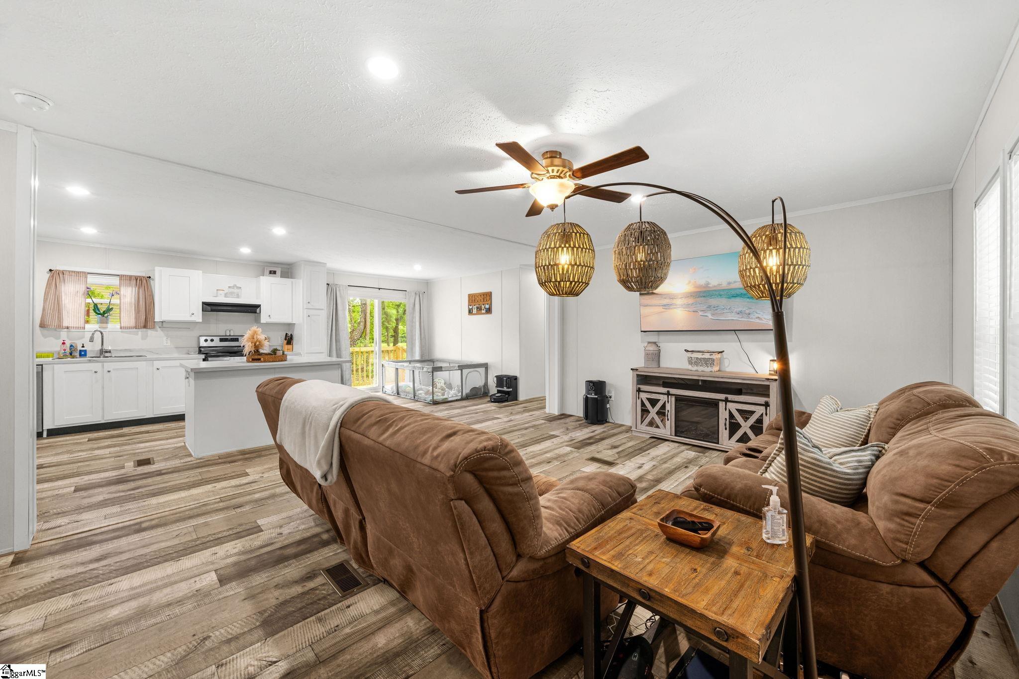1059 Arnold Road Anderson, SC 29625 - Photo 2 of 28