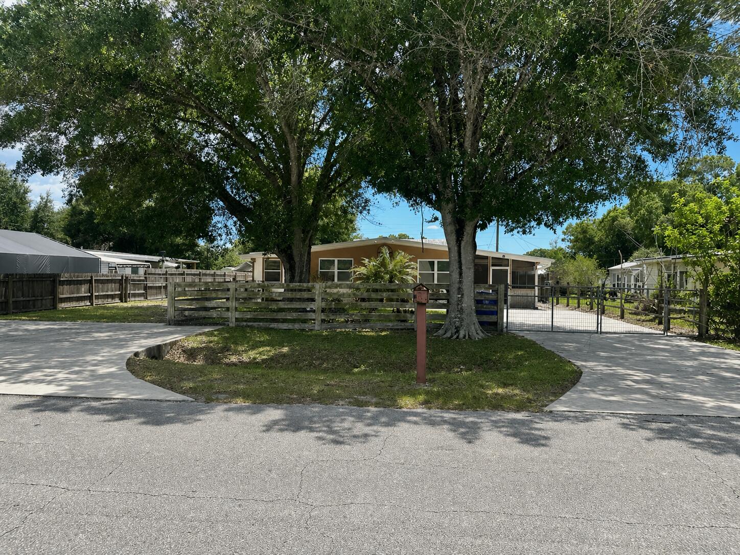 1005 Northwest 5th Street Okeechobee, FL 34972 - Photo 3 of 19 ChatGPT Image Apr 29, 2026, 03_14_33 PM