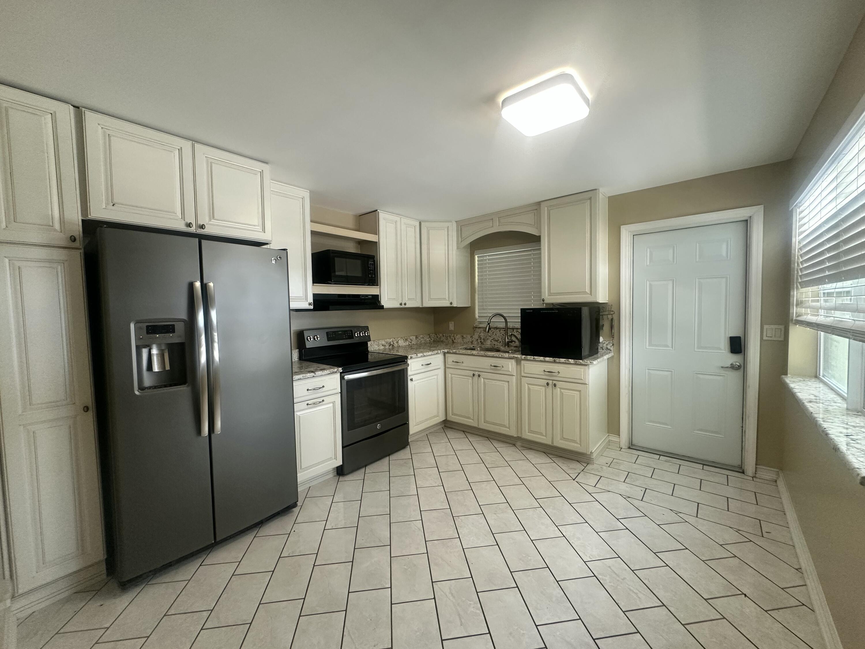 1005 Northwest 5th Street Okeechobee, FL 34972 - Photo 5 of 19 IMG_8369