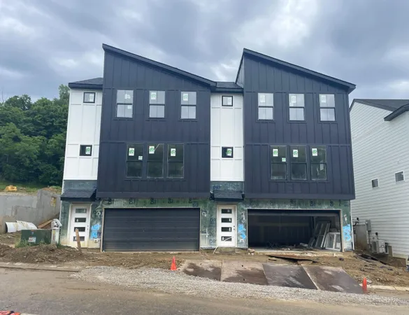 $451,600 | 718 BELLE Rdg Loop, Unit 14, Bellevue, KY 41073