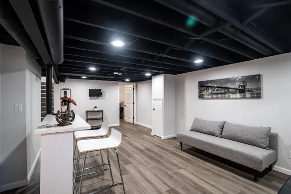 $289,900 | 8600 West Crossfield Avenue, Milwaukee, WI 53225