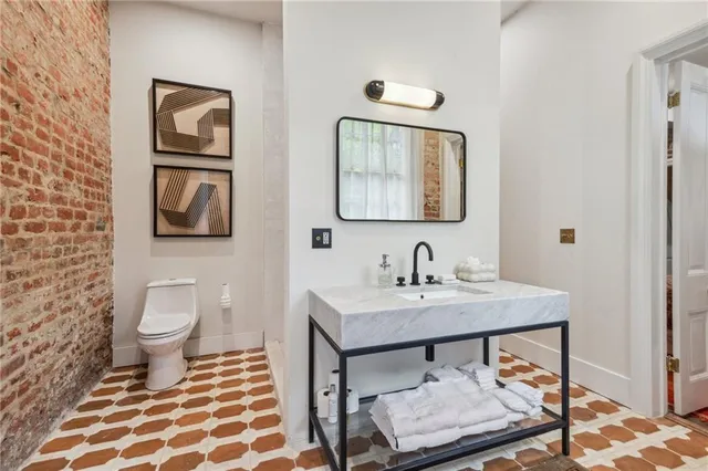 $4,600 | 1132 Tchoupitoulas Street, New Orleans, LA 70130