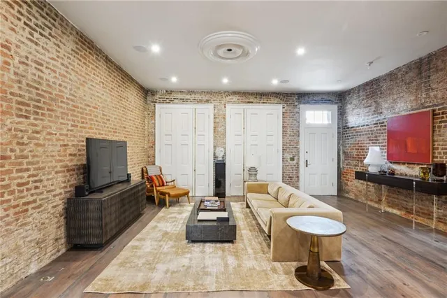 $4,600 | 1132 Tchoupitoulas Street, New Orleans, LA 70130