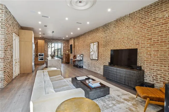 $4,600 | 1132 Tchoupitoulas Street, New Orleans, LA 70130