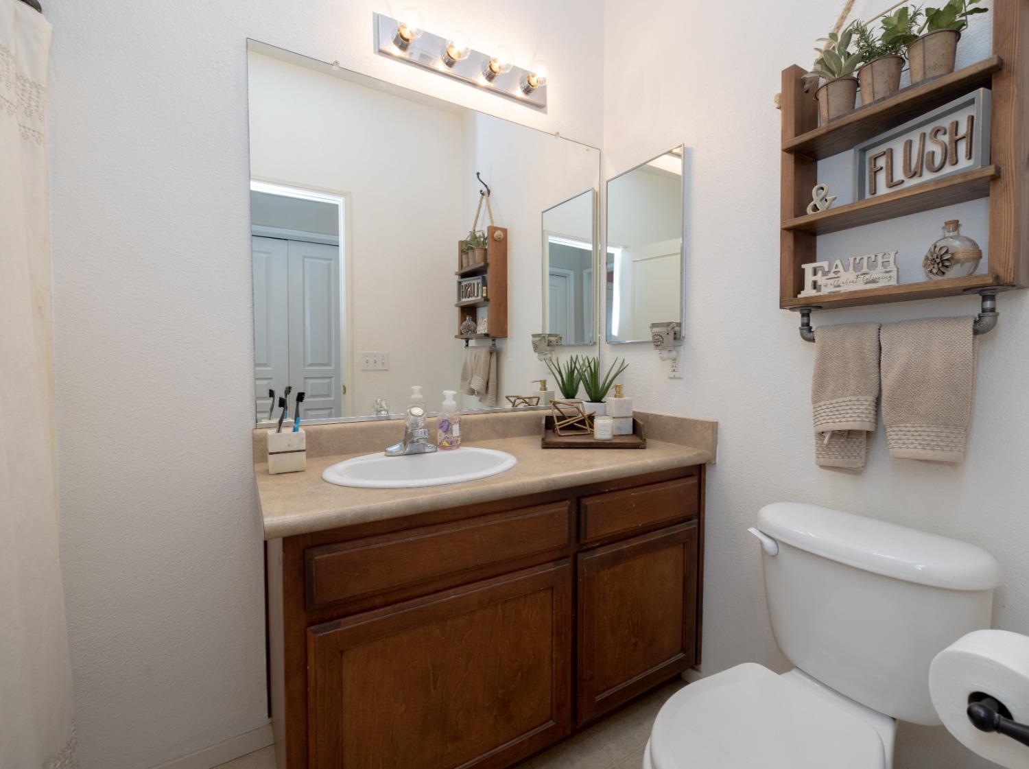 2139 West Rio Hondo Way Hanford, CA 93230 - Photo 14 of 20 Gallery Image 14