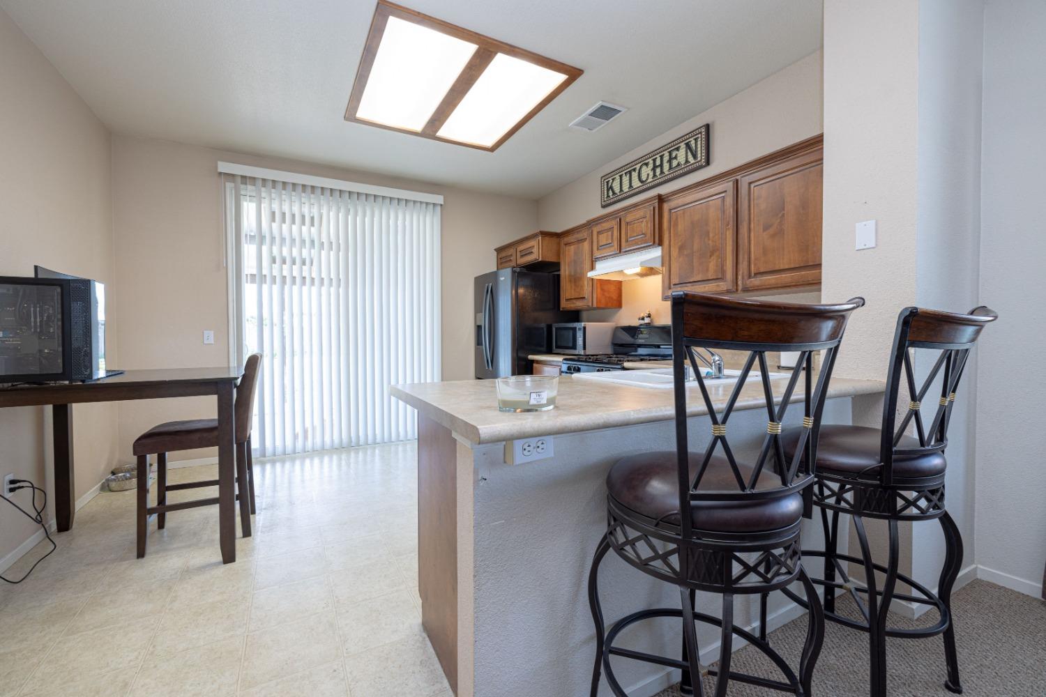 2139 West Rio Hondo Way Hanford, CA 93230 - Photo 8 of 20 Gallery Image 8