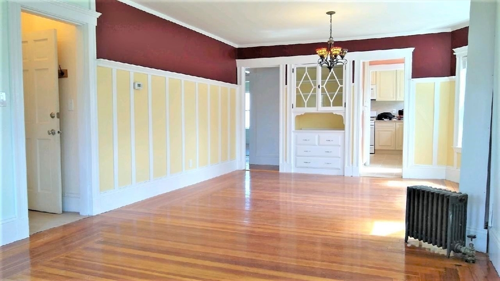 7 Grand Street Reading, MA 01867 - Photo 2 of 28