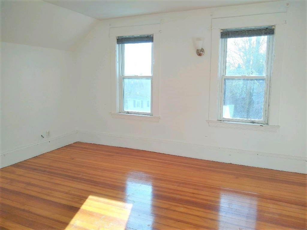 7 Grand Street Reading, MA 01867 - Photo 22 of 28