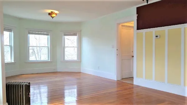 $4,250 | 7 Grand Street, Reading, MA 01867