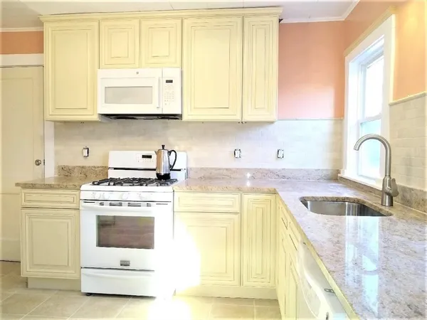 $4,250 | 7 Grand Street, Reading, MA 01867