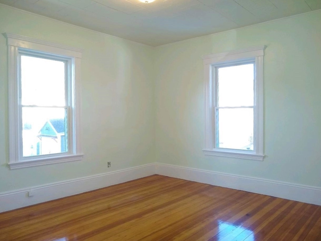 7 Grand Street Reading, MA 01867 - Photo 10 of 28