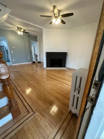 $650,000 | 218-17 109th Avenue | Queens Village