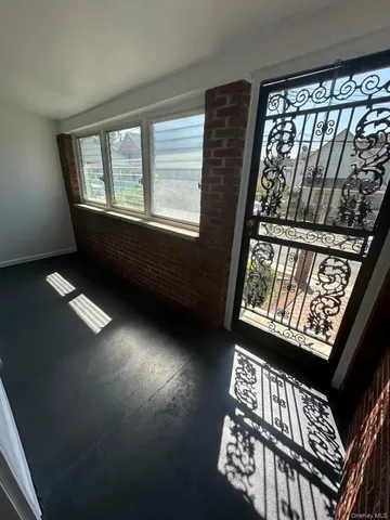 $650,000 | 218-17 109th Avenue | Queens Village