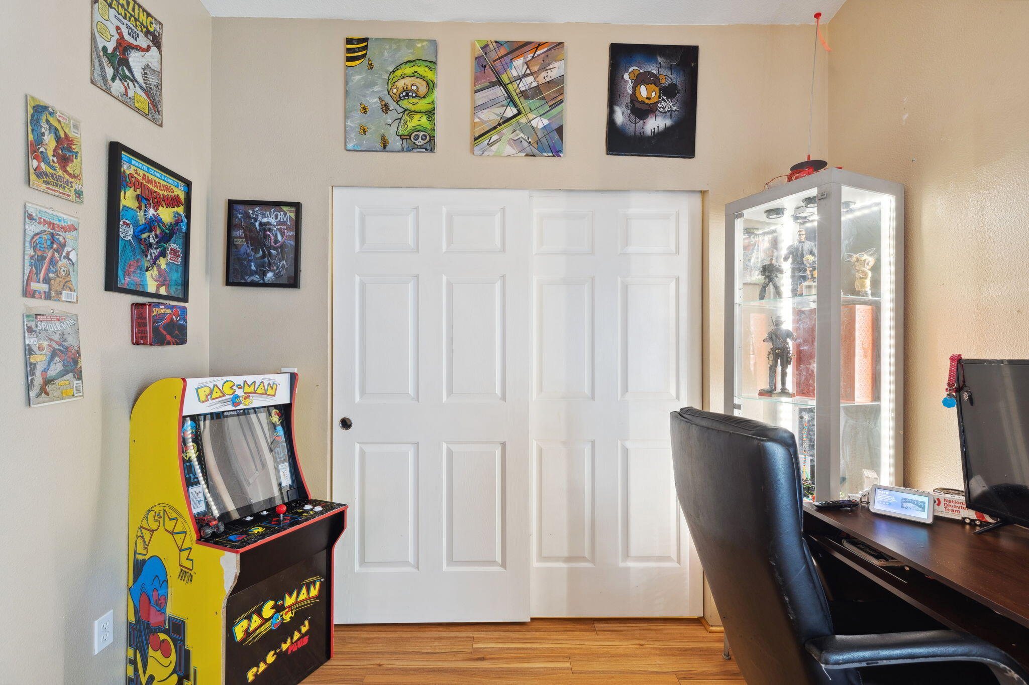 3798 Leonard Road Grants Pass, OR 97527 - Photo 23 of 62 a view of a workspace with furniture and a window