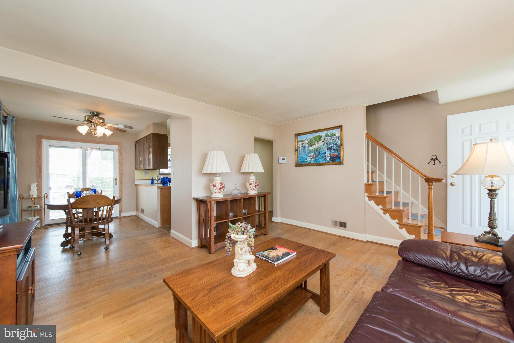 8101 Conduit Road Baltimore, MD 21234 - Photo 2 of 30 Living Room