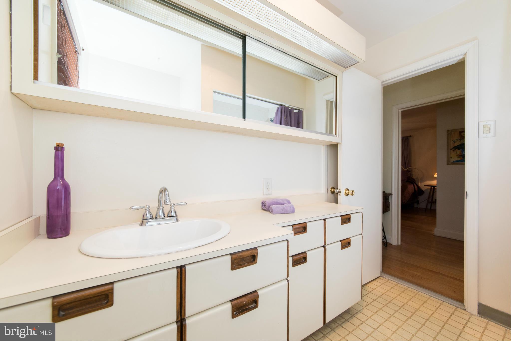 8101 Conduit Road Baltimore, MD 21234 - Photo 17 of 30 Bath