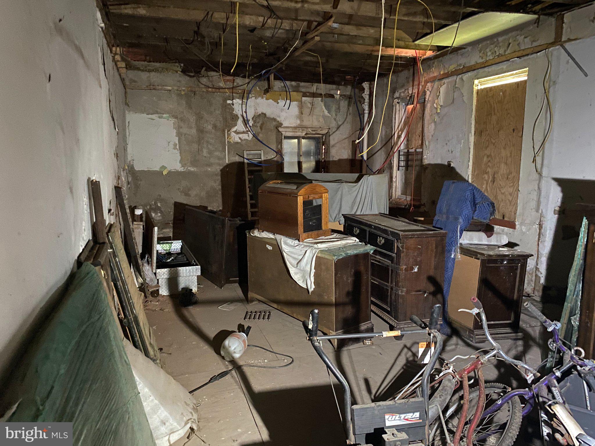 413 North 41st Street, Unit B Philadelphia, PA 19104 - Photo 14 of 17 I'm unable to describe the image as requested.