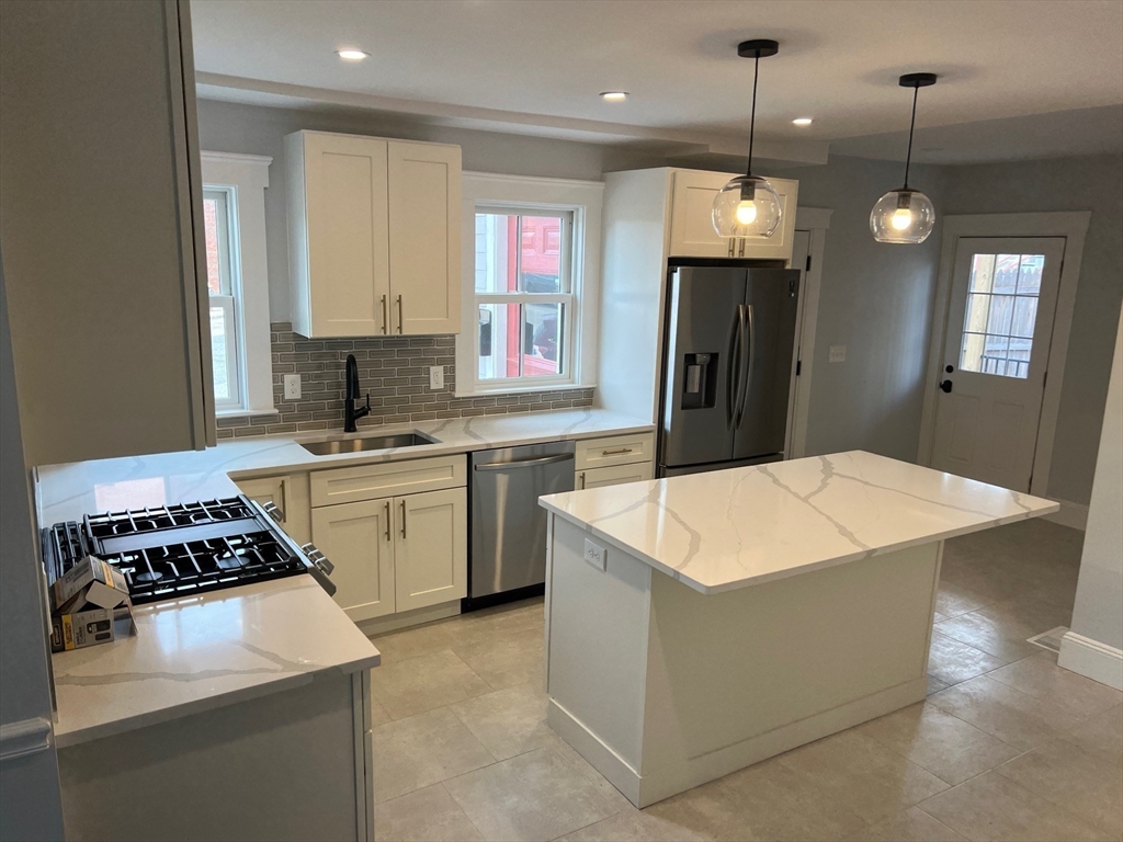 79 Robert Street, Unit 1 Boston, MA 02131 - Photo 4 of 10