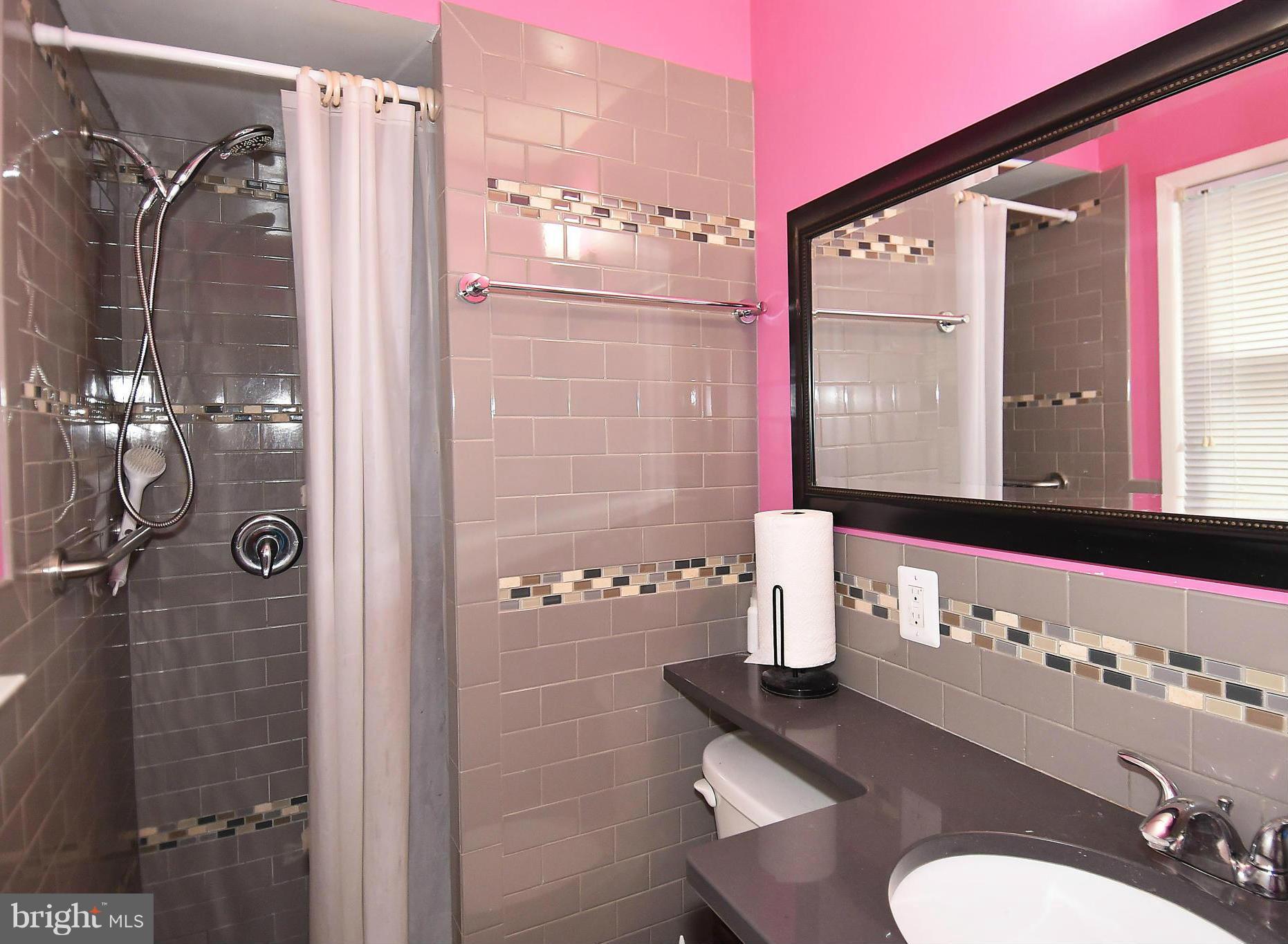 13710 Gilbert Road Woodbridge, VA 22193 - Photo 17 of 26 Bath (Master)