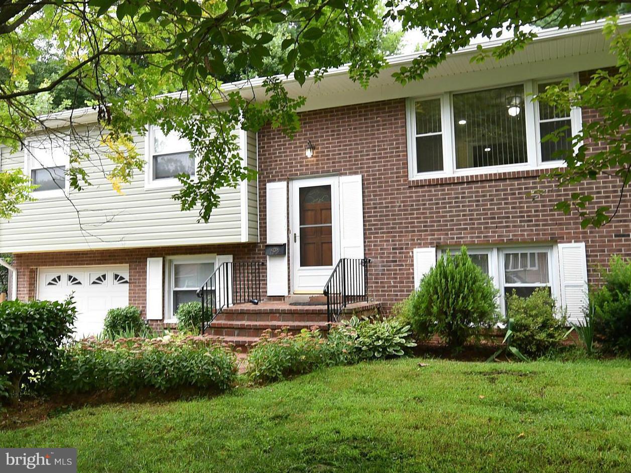 13710 Gilbert Road Woodbridge, VA 22193 - Photo 3 of 26 Exterior (General)
