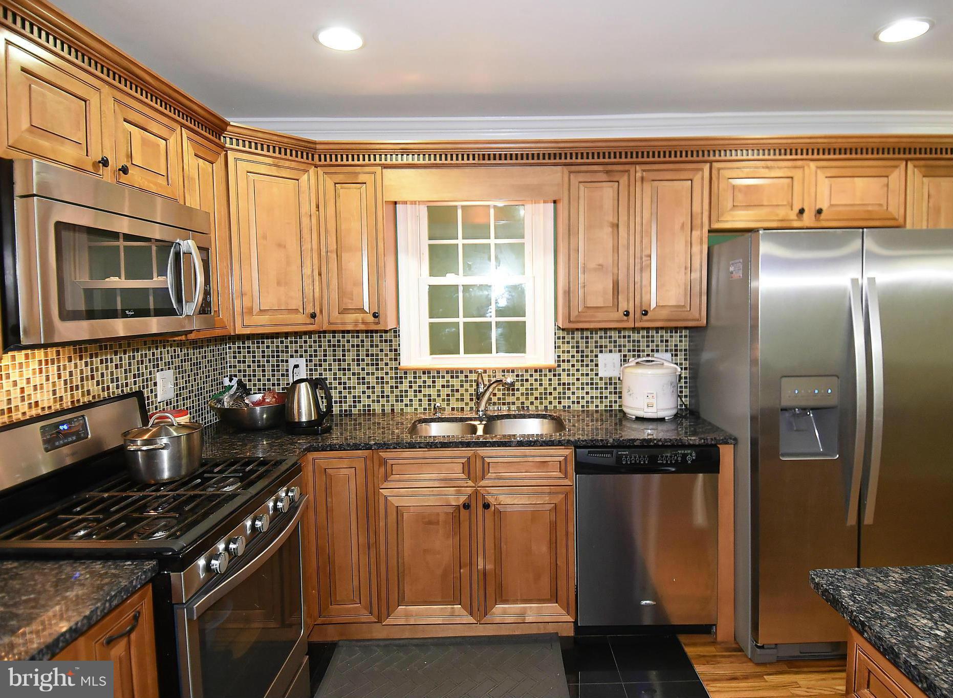 13710 Gilbert Road Woodbridge, VA 22193 - Photo 10 of 26 Kitchen