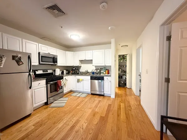 $3,550 | 660 Cambridge Street, Unit 302, Cambridge, MA 02141