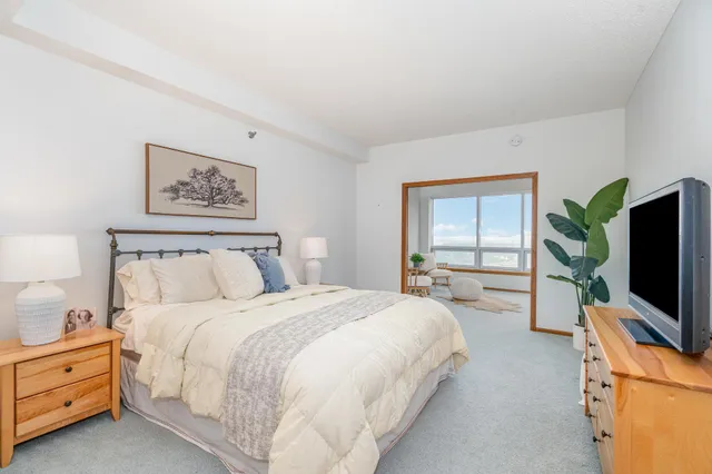 $475,000 | 168 6th Street East, Unit 4302, St. Paul, MN 55101