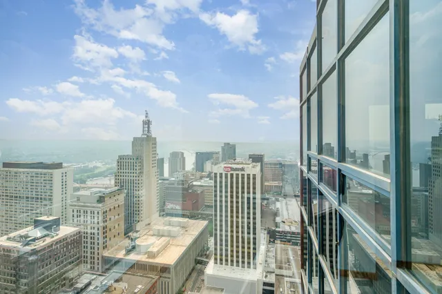 $475,000 | 168 6th Street East, Unit 4302, St. Paul, MN 55101