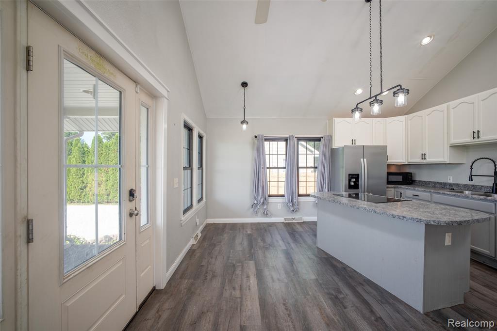 354 West Erie Road Temperance, MI 48182 - Photo 3 of 30 Gallery Image 3