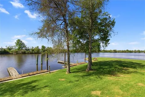 $229,900 | 31 Rue Du Sud, Madisonville, LA 70447