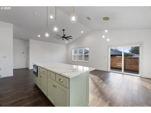 $674,900 | 1240 Lighthouse Lane, Brookings, OR 97415