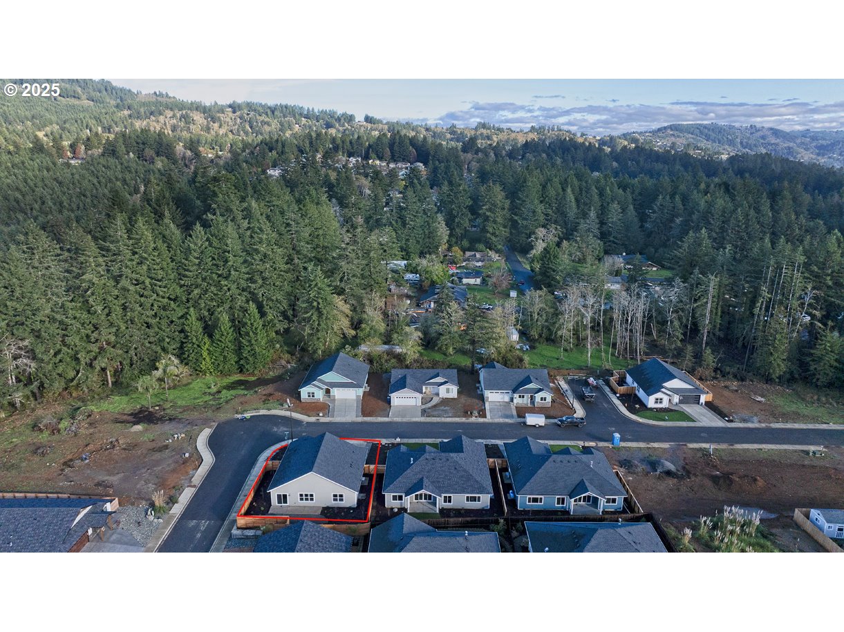 1240 Lighthouse Lane Brookings, OR 97415 - Photo 2 of 32