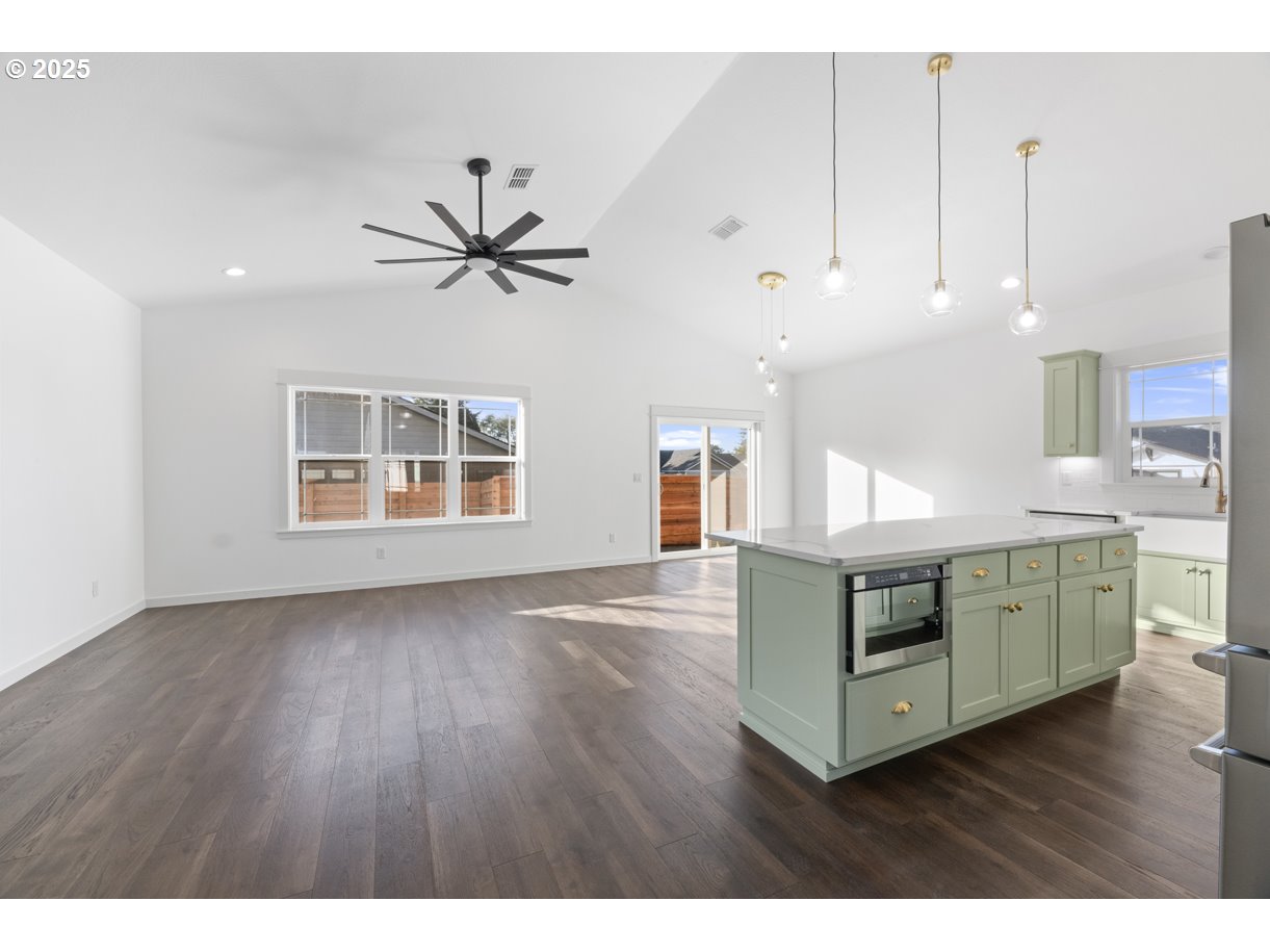 1240 Lighthouse Lane Brookings, OR 97415 - Photo 7 of 32