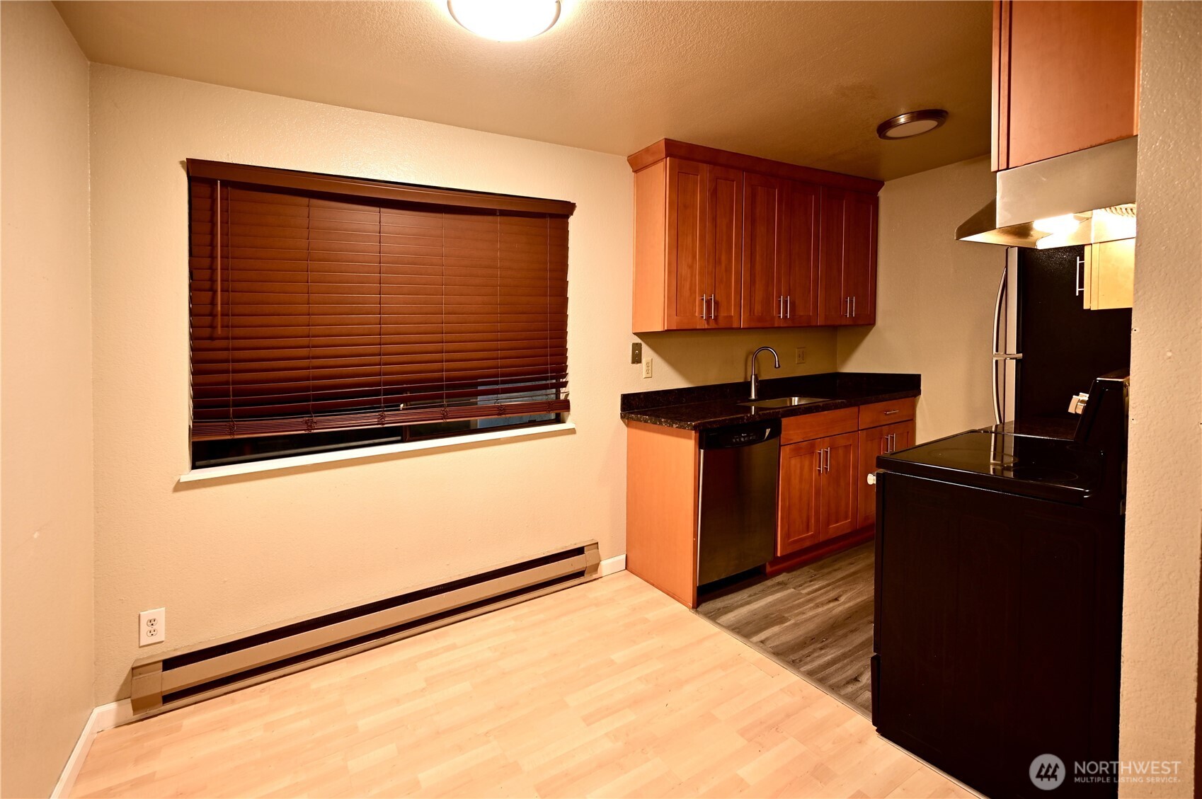 1006 North 43rd Street, Unit 201 Seattle, WA 98103 - Photo 6 of 15