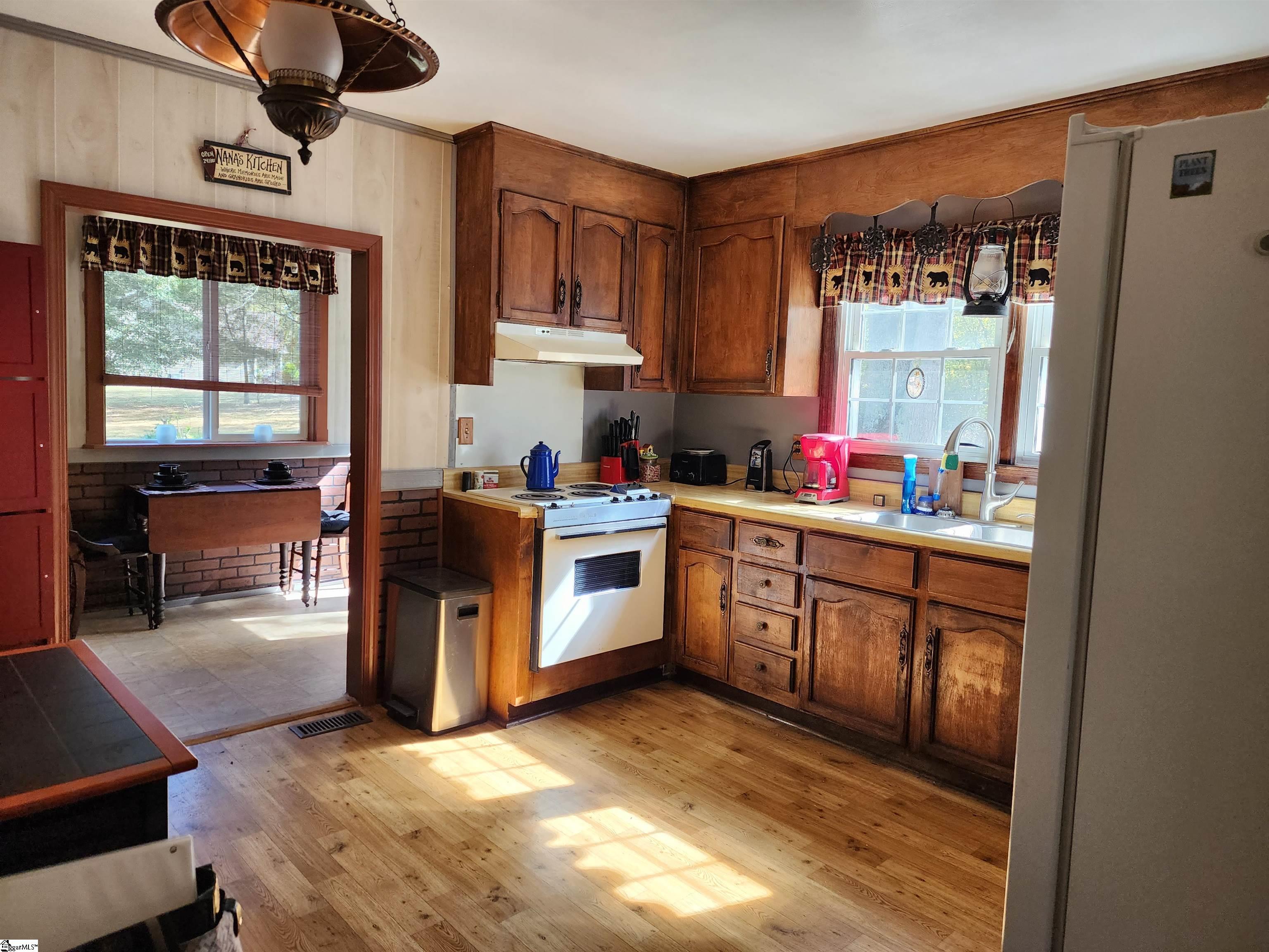 4297 Jordan Road Greer, SC 29651 - Photo 25 of 34