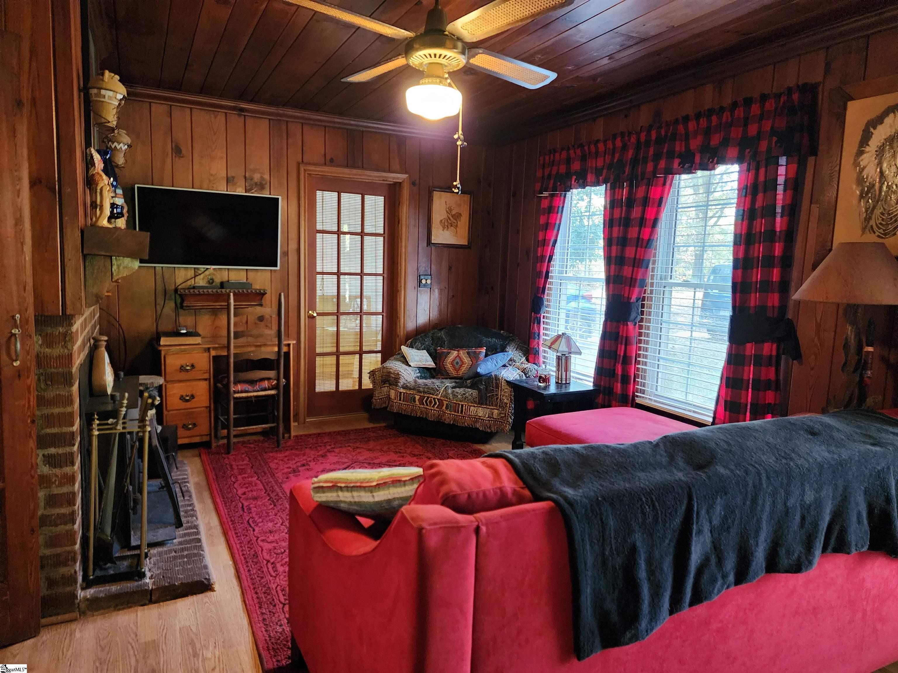 4297 Jordan Road Greer, SC 29651 - Photo 8 of 34