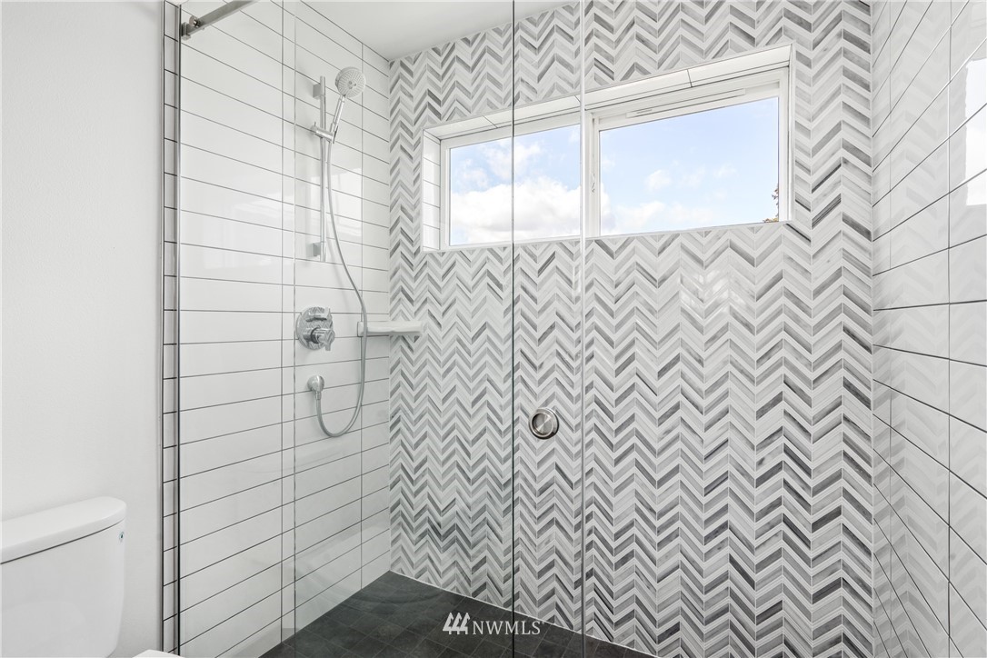 4726 South Juneau Street Seattle, WA 98118 - Photo 13 of 30