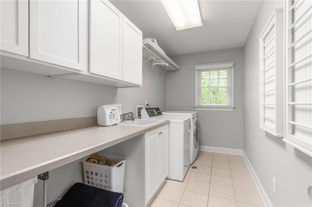 8505 Case Ridge Drive Oak Ridge, NC 27310 - Photo 27 of 35 Laundry