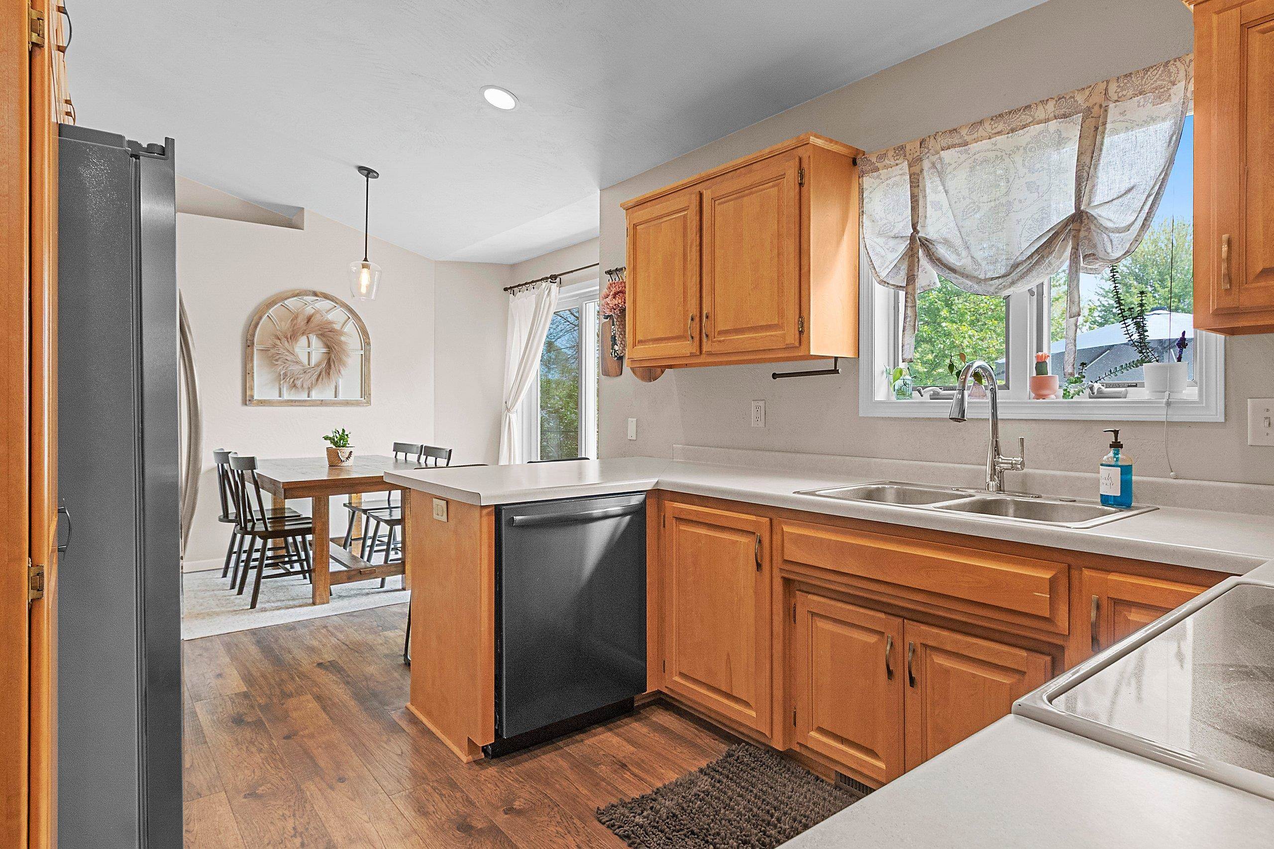 N9634 Chadbury Lane Appleton, WI 54915 - Photo 9 of 25