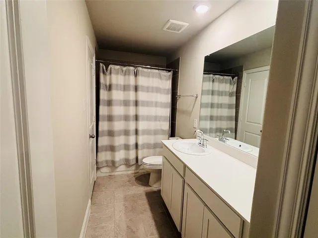 $2,650 | 6820 Elm Street, Rowlett, TX 75089