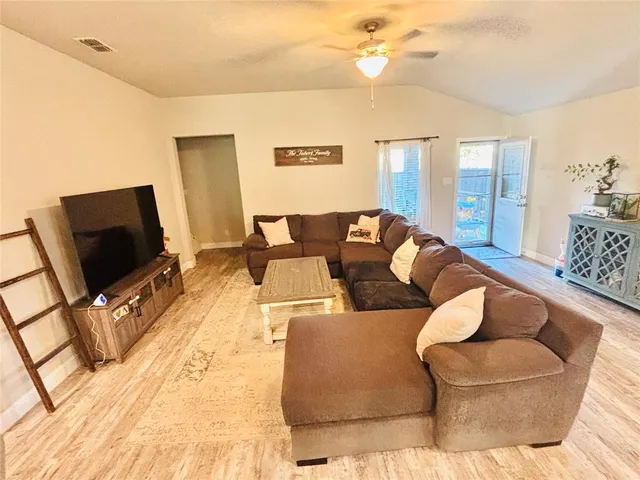 $2,650 | 6820 Elm Street, Rowlett, TX 75089