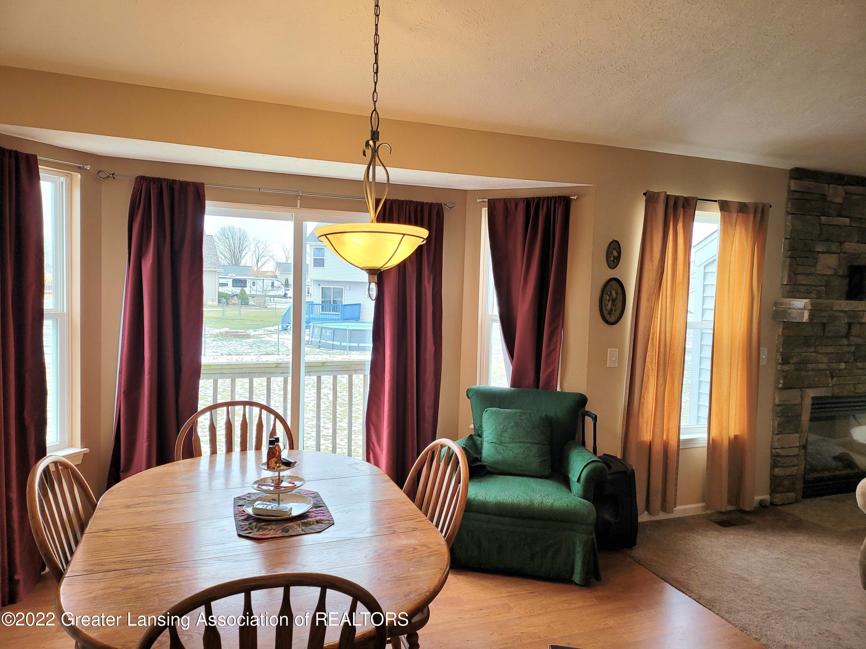 8900 Justonian Way Dimondale, MI 48821 - Photo 20 of 30 Dining Area