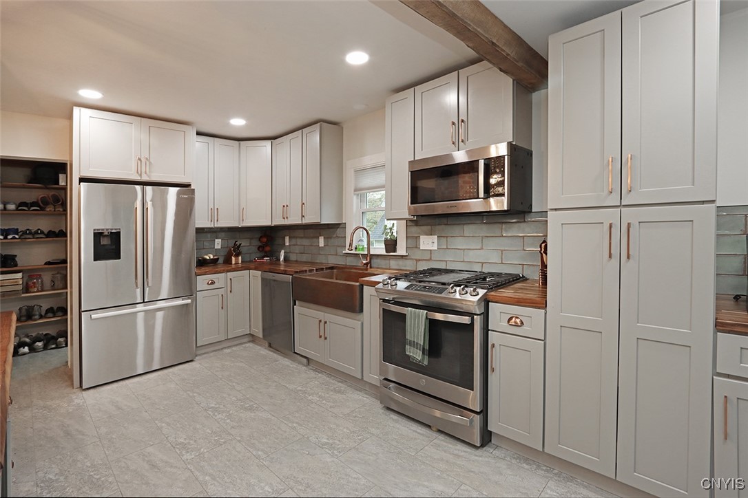 202 Cornwall Drive DeWitt, NY 13214 - Photo 14 of 50