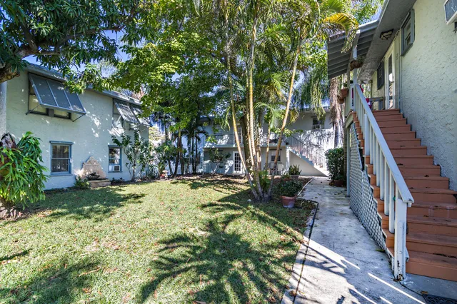 $2,250 | 4205 North Flagler Drive, Unit 8, West Palm Beach, FL 33407