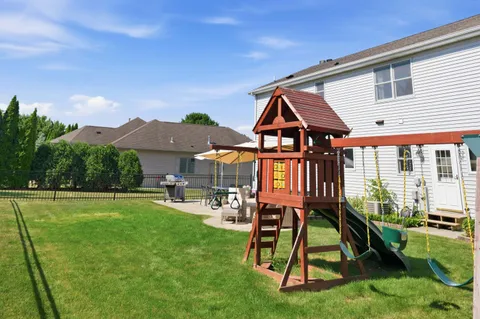 $634,999 | 6732 Yale Drive, Franklin, WI 53132