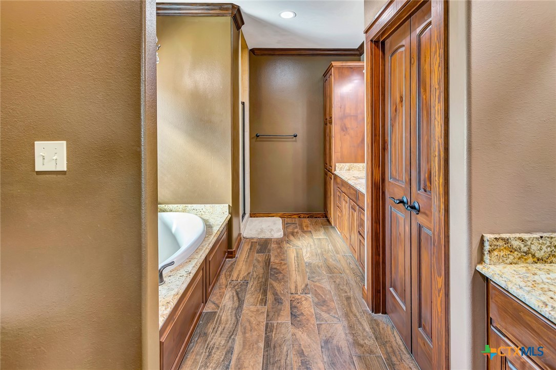 121 Spring Ridge Drive Victoria, TX 77904 - Photo 12 of 48 Primary Bathroom
