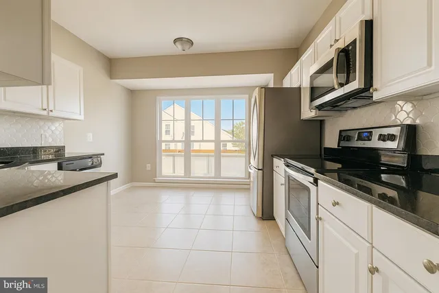 $2,700 | 44180 Shady Glen Terrace, Ashburn, VA 20147