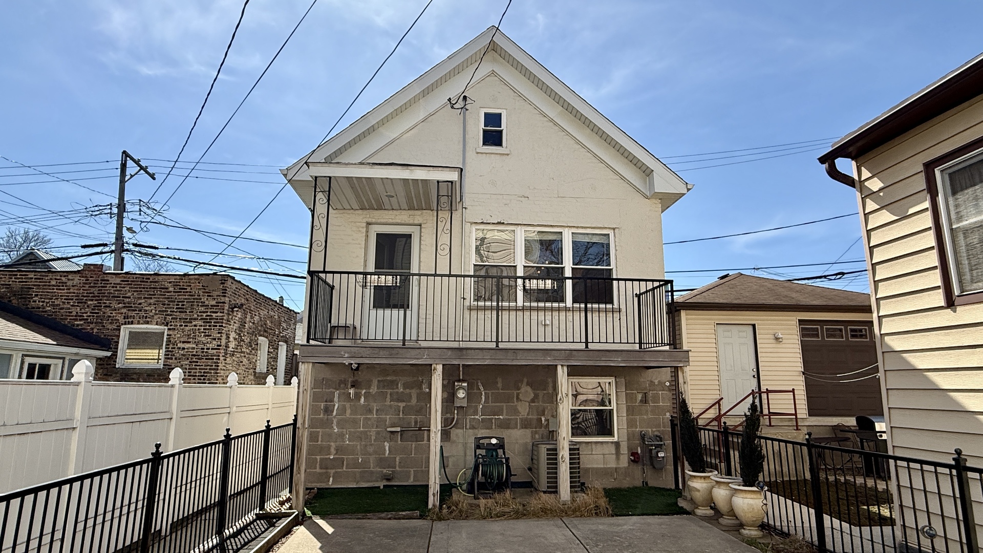 2918 South Poplar Avenue, Unit R Chicago, IL 60608 - Photo 1 of 15