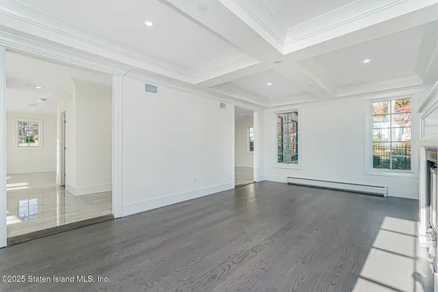 $2,349,999 | 91 West Entry Road | Todt Hill