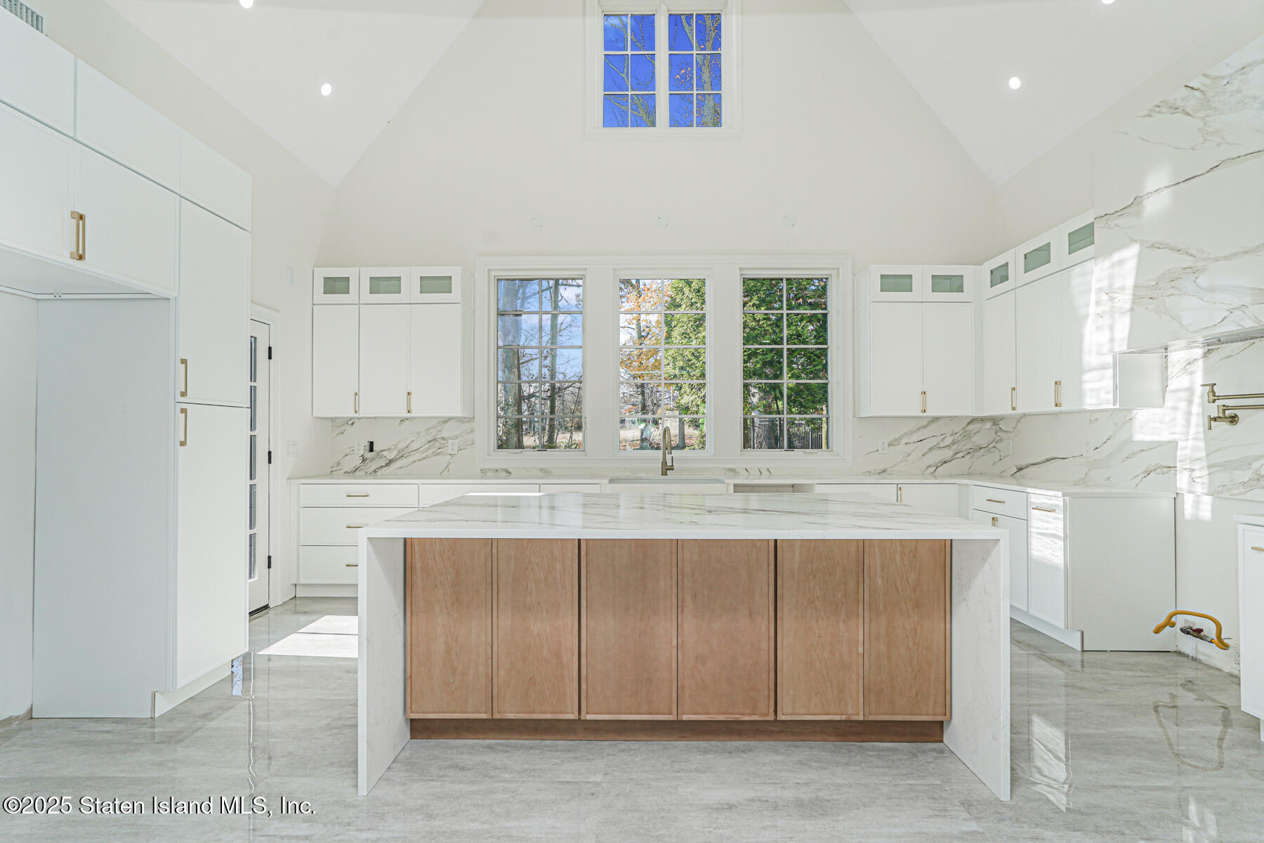 91 West Entry Road Staten Island, NY 10304 - Photo 24 of 57 Photo Nov 18 2025, 10 56 38 AM